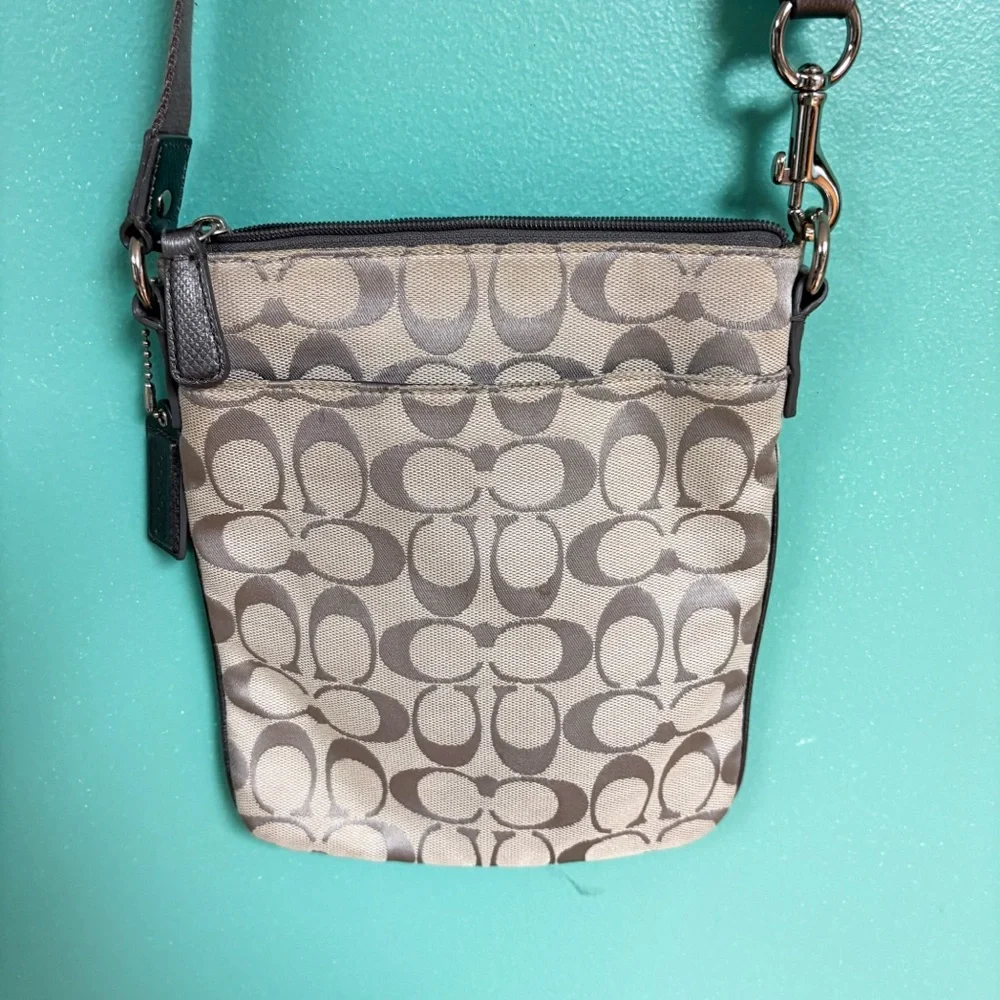 Coach Tan Canvaa Signature Swingpack Crossbody Swing Bag Purse